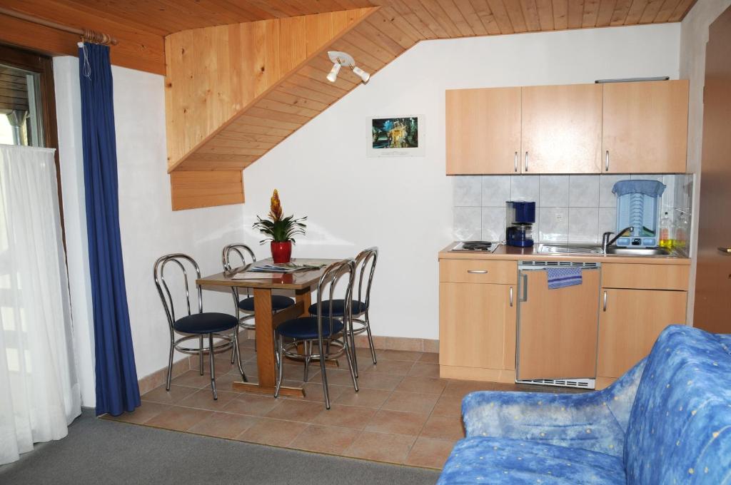 Apartments Pod Rodico بوهينيسكا بيستريكا الغرفة الصورة